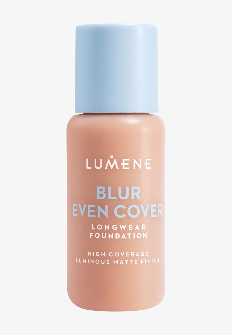 Flaske med Lumene Blur Even Cover langvarig foundation med høy dekkevne og lysende matt finish, beige tone, lyseblå hette.