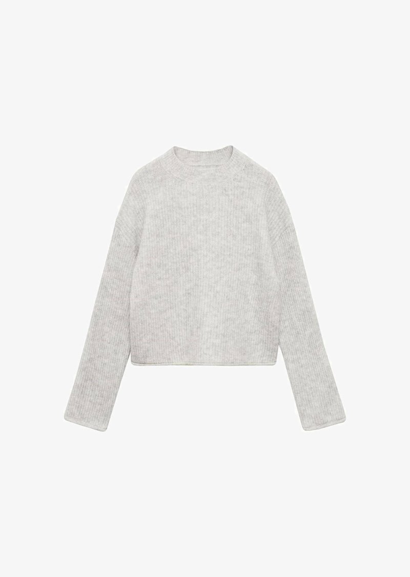 Ljusgrå, ribbad, långärmad tröja med rund halsringning och kort passform. Mjuk textur och enkelt mönster utan utsmyckningar.