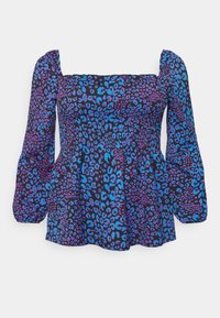 Top com estampado de leopardo apresentando um decote quadrado, mangas longas bufantes e uma bainha evasê. As cores incluem preto, roxo e turquesa.