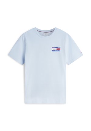 Tommy Hilfiger, BRAND LOVE BACK FLAG GRAPHIC TEE - Μπλουζάκι με στάμπα - sky blue