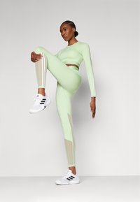 adidas Performance Top dugih rukava - semi green spark/white