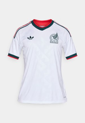 Hvid Mexico fodboldtrøje med grønne og røde detaljer, Adidas-logo på højre bryst og Mexico-emblem på venstre bryst.