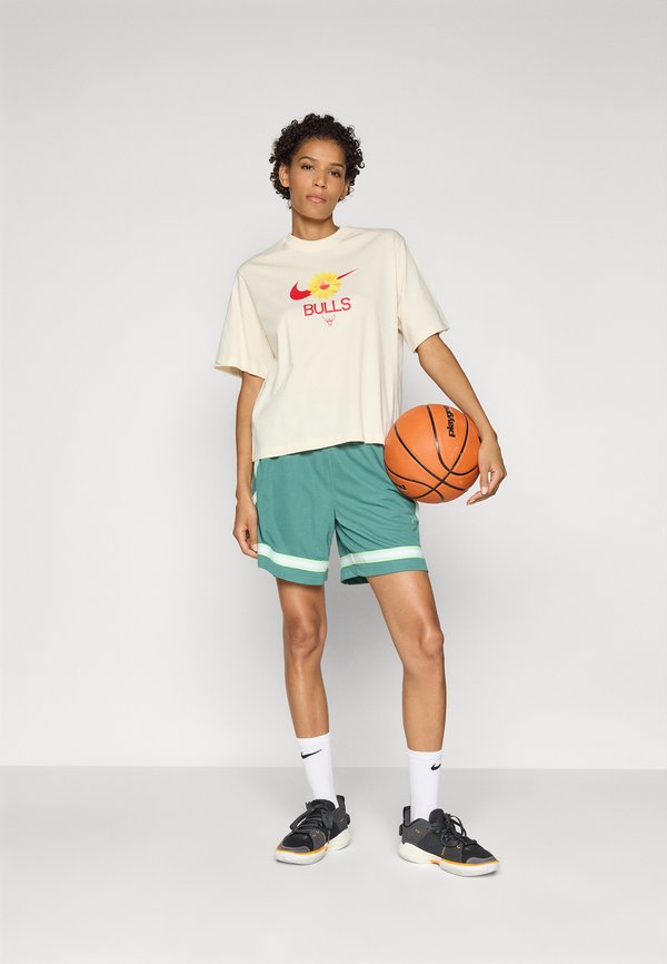 NBA CHICAGO BULLS BOXY TEE - Club wear4