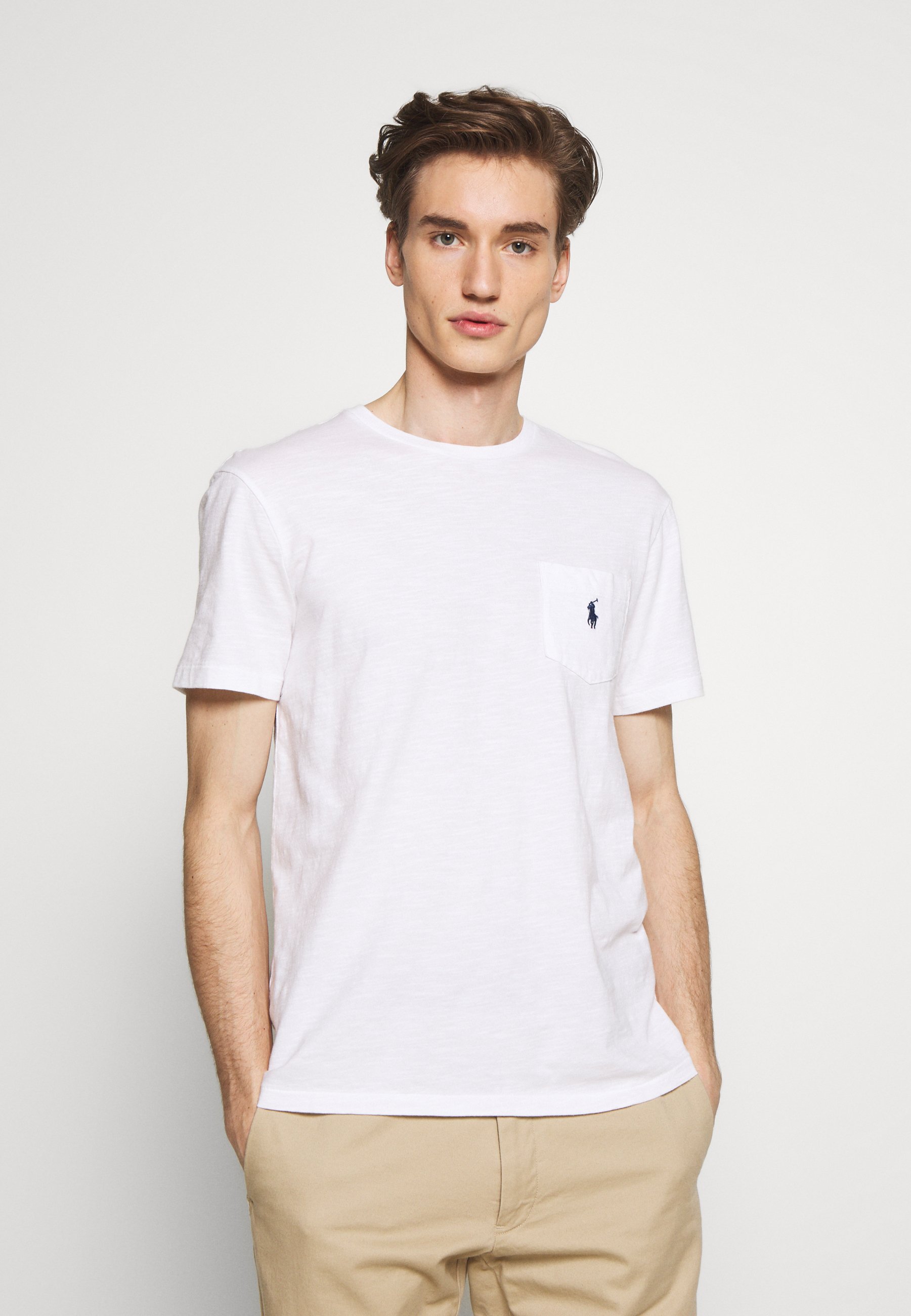 crew neck t shirt with pocket