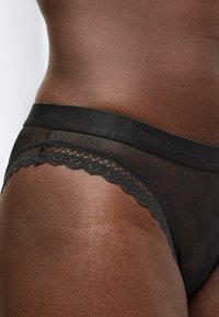 HUGO SARTORIAL BRIEF - Trumpikės - black