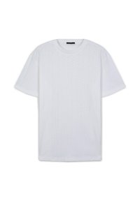 T-shirt bianca a maniche corte con scollatura a girocollo e un delicato motivo a chevron verticale, adagiata su uno sfondo bianco.