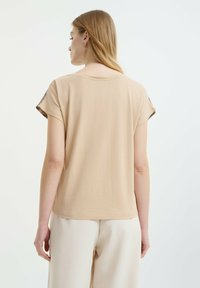 Greenpoint - T-shirt z nadrukiem
