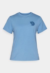 FOX BOXY LOGO TEE - T-shirt med print - dawn blue
