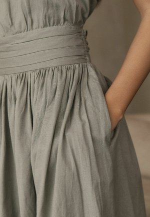 Next ONE SHOULDER REGULAR FIT - Maxikjoler - green