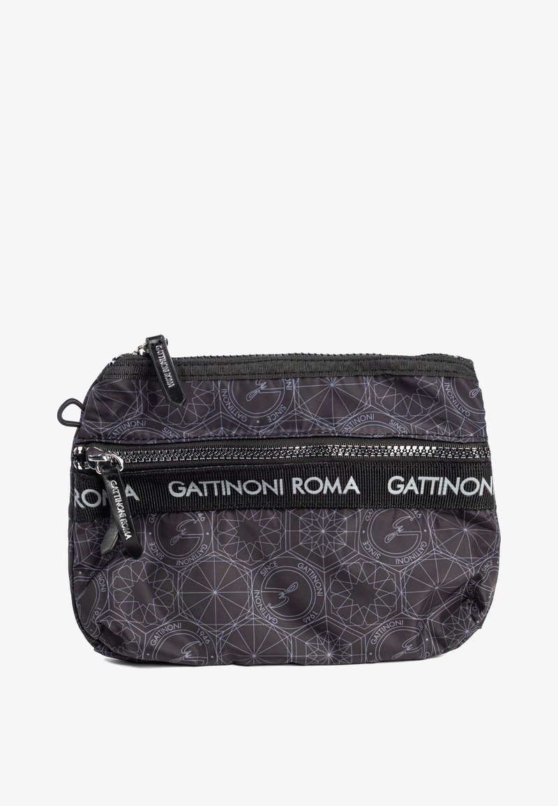 Pochette nera in tessuto con zip, caratterizzata da un motivo geometrico. Include due compartimenti con zip e un manico con il marchio "GATTINONI ROMA."