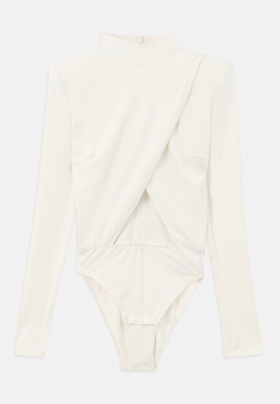 Langärmliger Body in cremweiß, mit hohem Kragen, seitlicher Raffung und Druckknopfverschluss am Boden. Hergestellt aus glattem, elastischem Stoff.