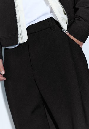 PULL&BEAR, TAILORED FIT STRAIGHT-LEG - TROUSERS - Trousers - black
