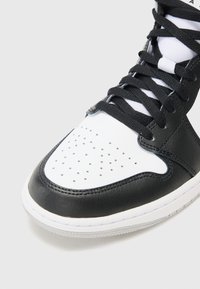 Thumbnail Image 6