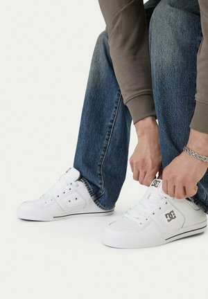 DC Shoes, DC SHOES SNEAKERS MEN'S WHITE 5906751577332 - Zapatillas - white