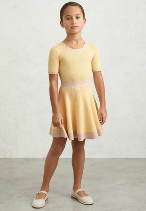 Reiss, Kampsunkleit - lemon