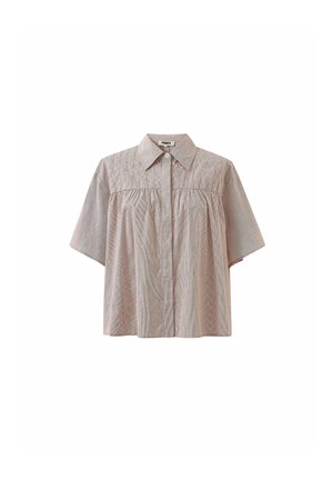 Beige blouse met korte mouwen, voorkant met plooien, kraag met één knoop en verborgen knopenlijst, gemaakt van lichtgewicht stof.