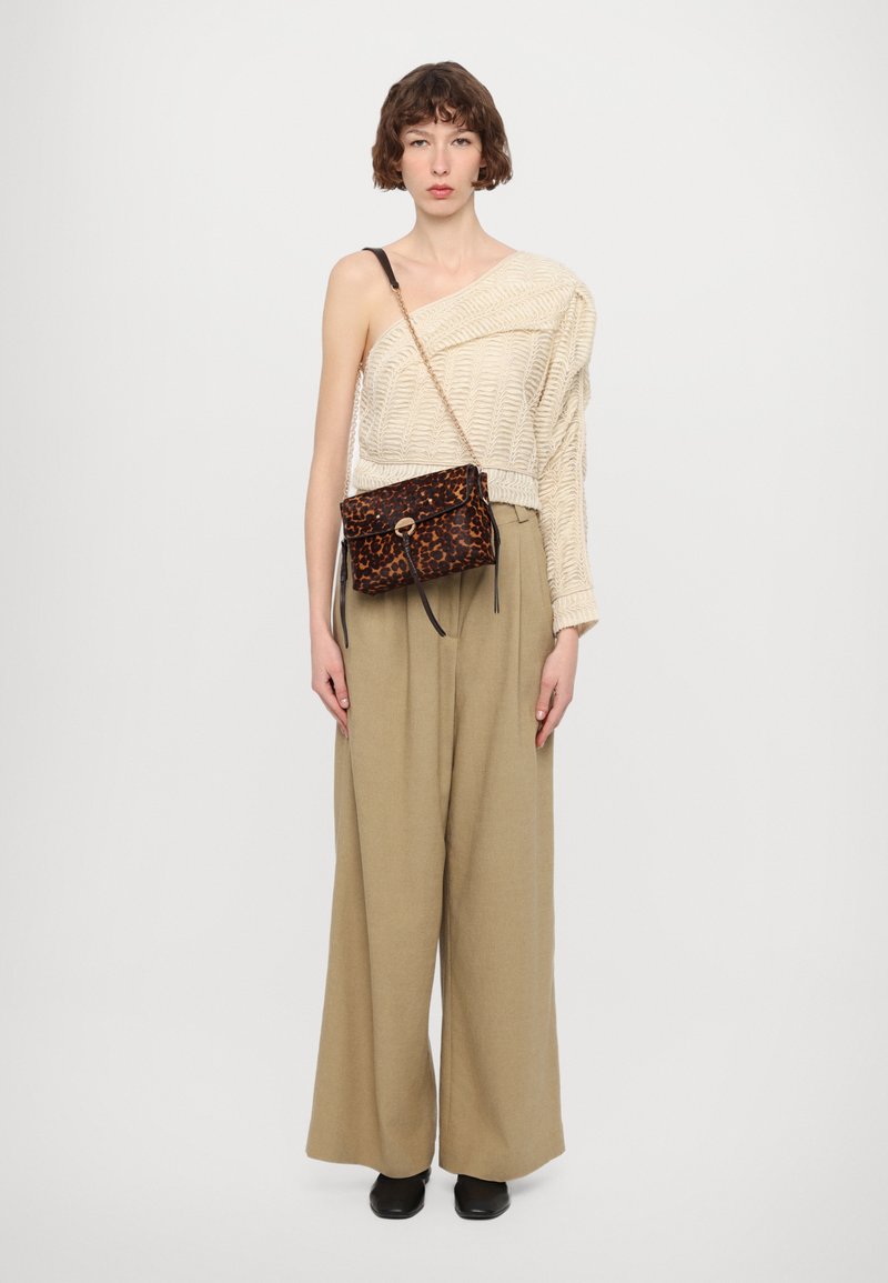 Vanessa Bruno Cross body bag - fauve