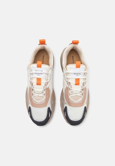 Maison Kitsuné SORA RUNNERS - Sportbačiai - acer leaf