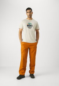 Columbia PATH LAKE™ GRAPHIC TEE  - T-shirts print - dark stone