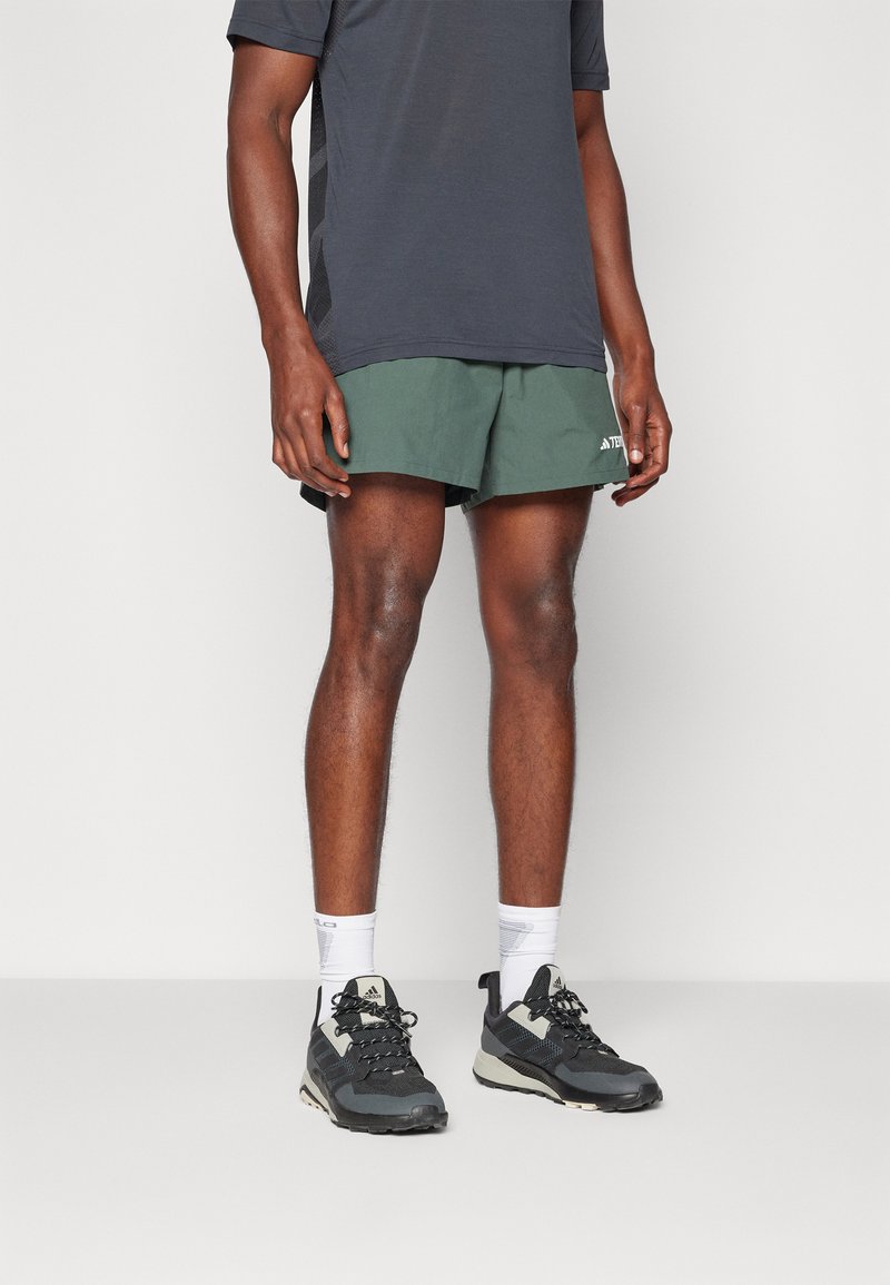 Adidas Terrex MT - Pantalón corto de deporte - legend ivy