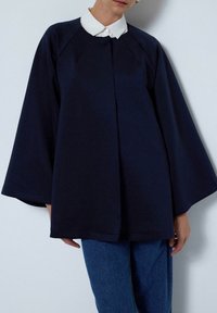 Touché Privé OVERSIZE - Lahka jakna - navy blue