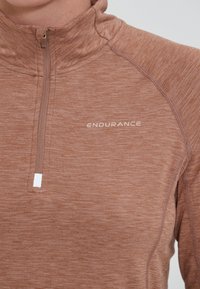 Endurance FUNKTIONS CANNA PERFORMANCE - Langærmet T-shirt - bruin