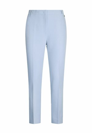 Pantaloni su misura di colore azzurro chiaro con una texture liscia, vestibilità slim e fronte piatto. Presentano passanti per cintura e un sottile dettaglio metallico.