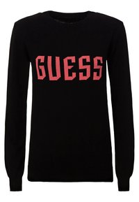 Schwarzer Pullover mit langen Ärmeln, auf der Vorderseite mittig ein auffälliges rotes "GUESS"-Logo. Hergestellt aus einem glatten, gestrickten Stoff.