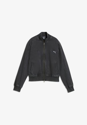 Chaqueta negra Puma con cremallera, cuello, puños y dobladillo acanalados, dos bolsillos delanteros y pequeño logo Puma en el pecho izquierdo.
