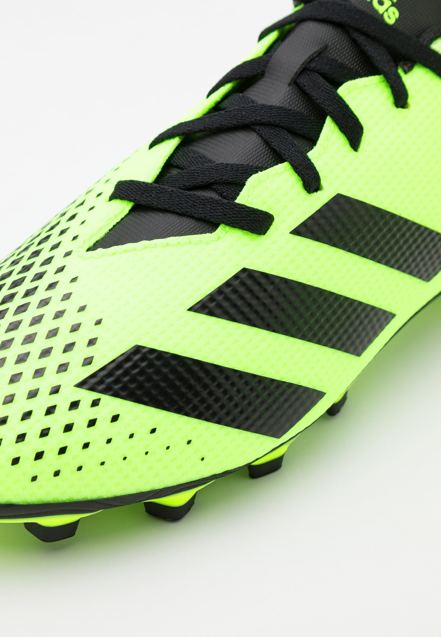 predator 20.4 turf boots
