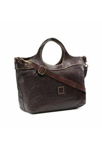 Borsa a mano in pelle marrone scuro con manici rotondi a intaglio, dettagli in borchie di ottone e tracolla regolabile con fibbia in ottone.