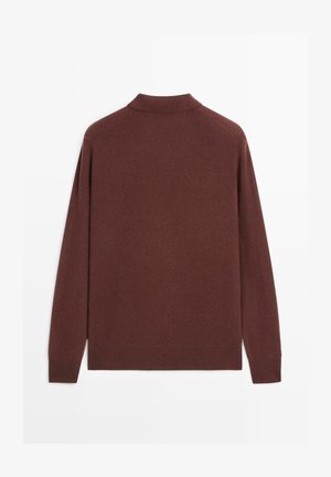 Maglione a maniche lunghe in un profondo borgogna, con colletto alto e polsini a coste, realizzato in un morbido tessuto testurizzato.