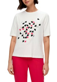 White short-sleeve top made of cotton, featuring a geometric printed pattern in black, pink, beige, and silver accents.
