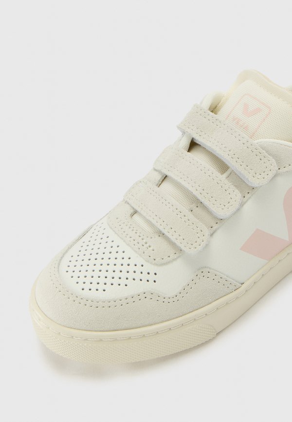 SMALL V 90 - Trainers2