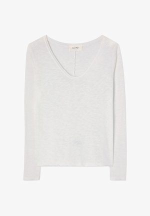 Biała damska bluzka z długim rękawem, z dekoltem w serek i lekko fakturowaną tkaniną, ułożona płasko na białym tle.