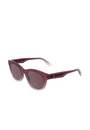 - Okulary przeciwsłoneczne