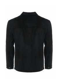 Giacca nera in suede con colletto, maniche lunghe e polsini con bottoni. Presenta una texture liscia e dettagli di cucitura discreti sul retro.