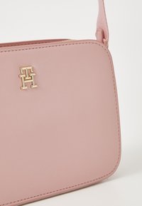 Thumbnail Image 6