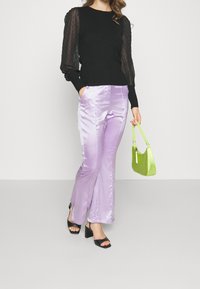 ONLY Petite Stickad tröja - black