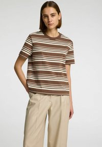 Selected Femme Apdrukāts T-krekls - chestnut