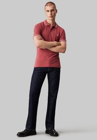 Calvin Klein Jeans SLIM ciemnoczerwony