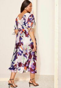 Curves Like These REGULAR FIT - Kasdienė suknelė - white