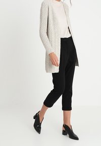 Anna Field Kofta - sand