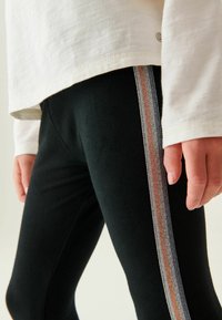 Mint Velvet Trikoot - black