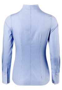 Blauw-witte gestreepte blouse met lange mouwen, hoge kraag, getailleerde pasvorm en geknoopte manchetten. Soepele stof met een subtiele glans.