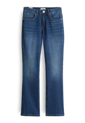 Jeans in denim blu classico con design a gamba dritta, dotati di tasche frontali, cinturino con passanti per cintura e chiusura con zip.