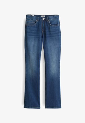 Jeans in denim blu classico con design a gamba dritta, dotati di tasche frontali, cinturino con passanti per cintura e chiusura con zip.