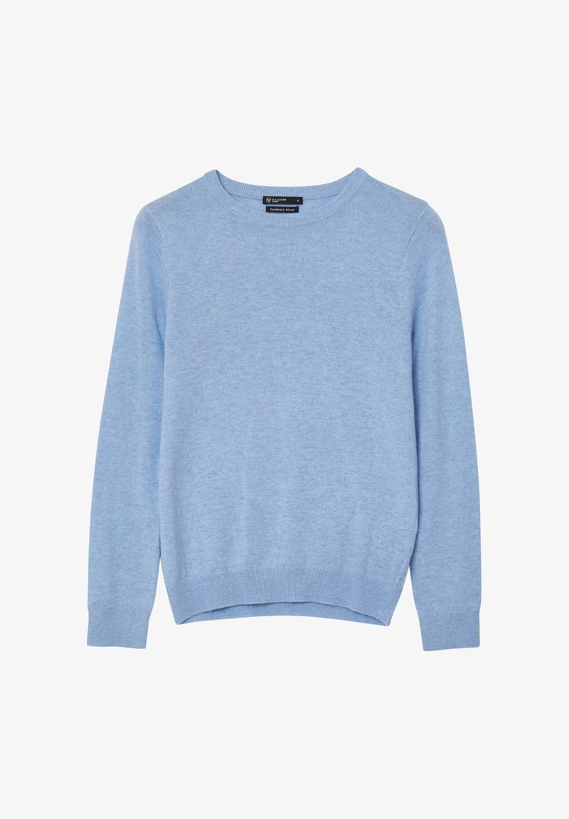 Pull tricot léger bleu clair avec un col rond, des manches longues et un ourlet côtelé. Texture douce et design minimaliste. Pas de motifs ni de décorations.