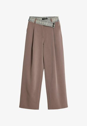 Pantaloni taupe cu picioare largi, cu tiv înalt până la gleznă, având o talie plisată din denim albastru deschis cu efect acid, prevăzută cu doi nasturi negri.