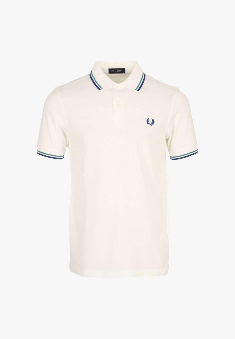Polo blanc à manches courtes avec col et bords de manches rayés bleu et vert, arborant un petit logo laurier bleu sur la poitrine.